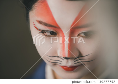 female, lady, woman 39277752