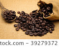 Roasted Coffee beans 39279372