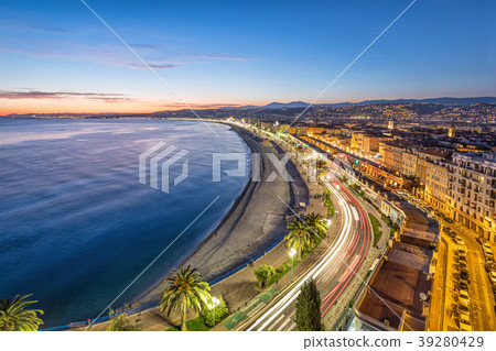 Promenade and Coast of Azure at dusk in Nice 39280429