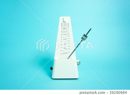 節拍器節奏,音樂(音樂),節奏等的圖像淺藍色背景 節拍器節奏,音樂(音樂),節奏等的圖像淺藍色背景 39280984