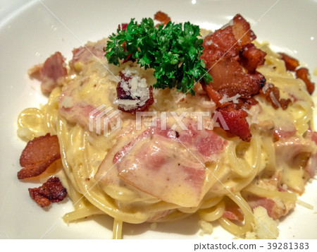 Close up Carbonara with bacon, image picture Close up Carbonara with bacon, image picture 39281383