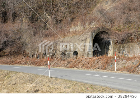 Muroran Main Line, Old Line Tunnel, near Rebunka Coast 39284456