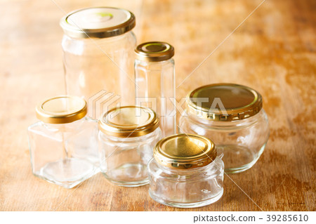 Empty bottle 39285610
