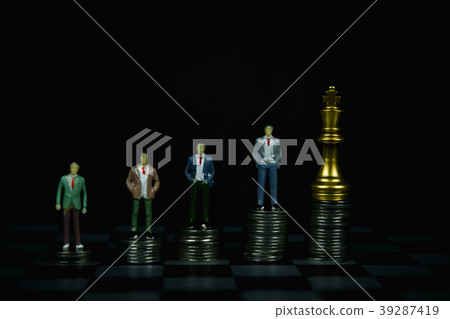 Leadership Concepts. Chess is a leader. Comparing chess is a st Leadership Concepts. Chess is a leader. Comparing chess is a st 39287419