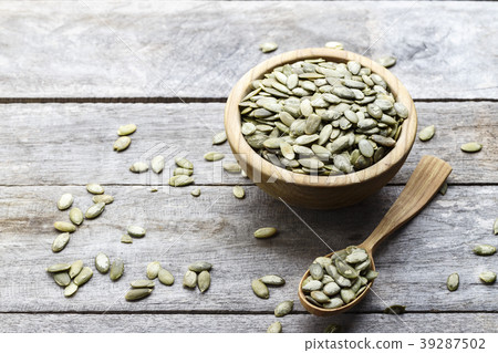 pumpkin seeds in a plate pumpkin seeds in a plate 39287502