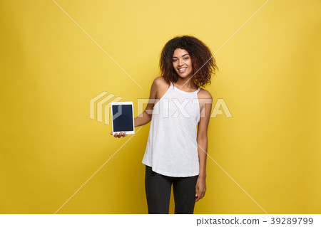 Lifestyle Concept - Portrait of beautiful African 39289799