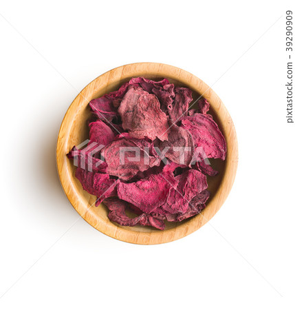 Dried beetroot chips. Dried beetroot chips. 39290909