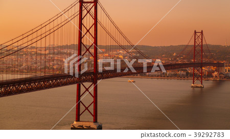 Ponte 25 de Abril bridge, Lisbon, Portugal 39292783