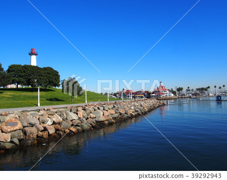 長灘燈塔和海岸線村 長灘燈塔和海岸線村 39292943