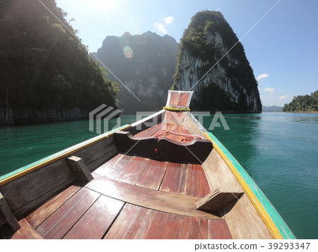 Tropical Thai jungle lake Cheo lan wood boat, wild 39293347