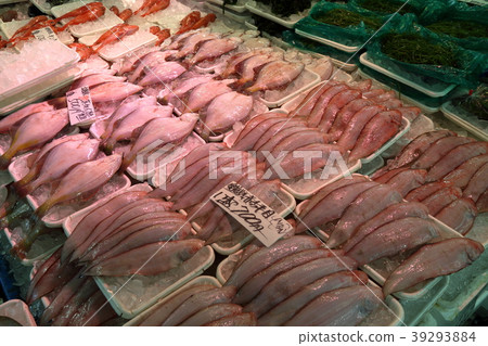 Landscape of fresh fish market 39293884