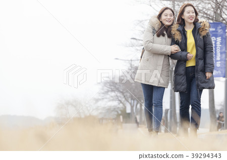 Couple, friend, travel, Gangneung, Gangwon-do Couple, friend, travel, Gangneung, Gangwon-do 39294343