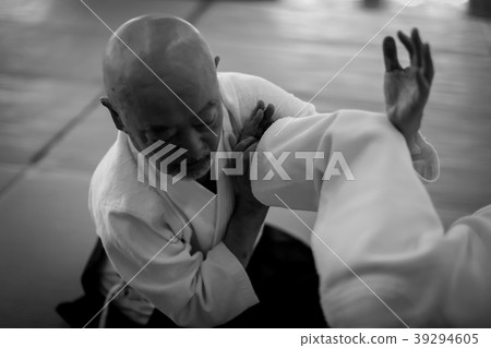 dojo, japanese culture, practicing 39294605