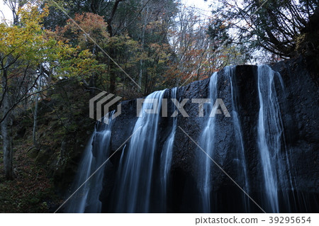 Fall of Tsuruzawa immobile waterfall Fall of Tsuruzawa immobile waterfall 39295654
