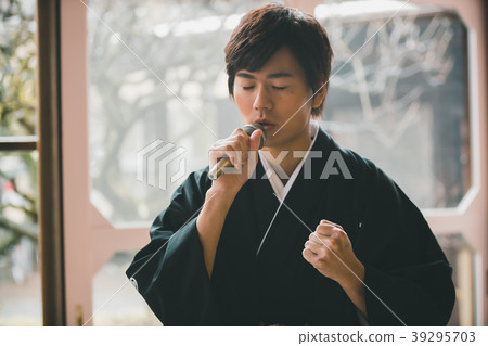 Chanting, sing, enka 39295703