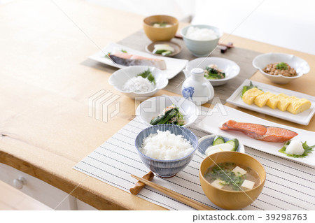 Japanese meal table 39298763