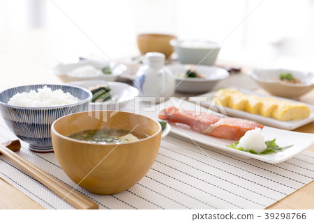 Japanese meal table 39298766