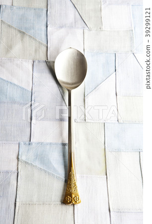 Silver silverware, cutlery, crepe 39299121