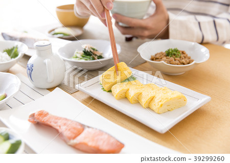 Tamagoyaki 39299260