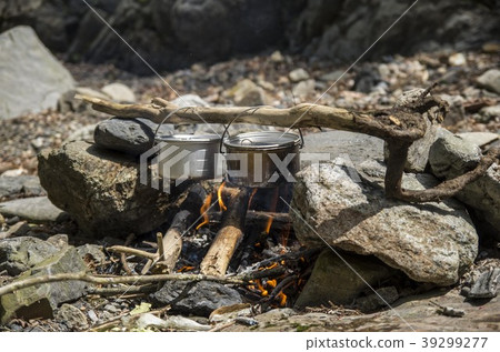 Cooking with a bonfire Cooking with a bonfire 39299277