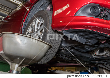 Oil change of private cars 39299391