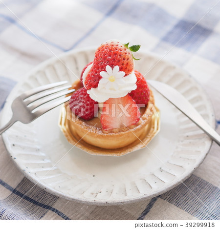 Strawberry tart Strawberry tart 39299918