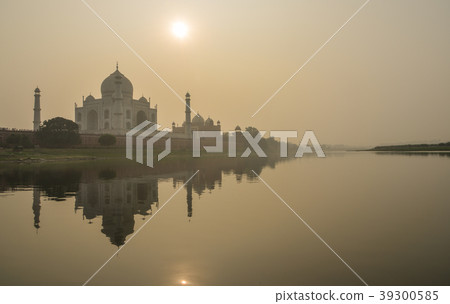 Sunset at the Taj Mahal Sunset at the Taj Mahal 39300585