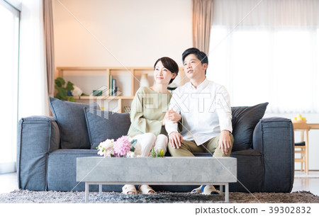 Middle's couple Middle's couple 39302832