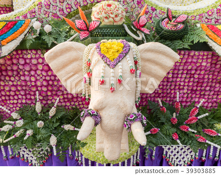 Elephant art is made from sesame seeds Elephant art is made from sesame seeds 39303885