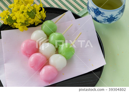 Pastel three color dumplings 39304802