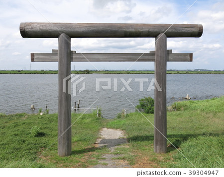 在Katori市的Tsumiya Torii河岸 39304947