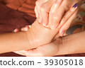 reflexology Hand massage, spa hand treatment 39305018