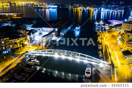 臺灣高雄鼓山渡輪夜景高雄鼓山渡輪夜景Asia Taiwan Kaohsiung Pier 39305315