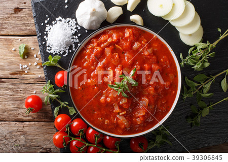 Neapolitan fresh pizzaiola sauce Neapolitan fresh pizzaiola sauce 39306845