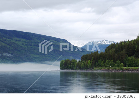 Morning norwegian landscape Morning norwegian landscape 39308365