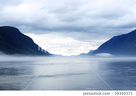 Morning norwegian landscape Morning norwegian landscape 39308371