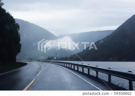 Mountain road, Norway Mountain road, Norway 39308602