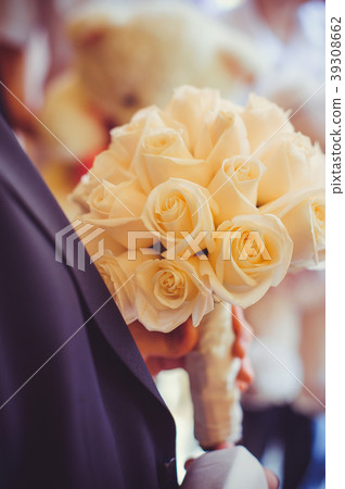 gentle wedding bouquet of champagne color  39308662