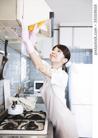 Housekeeper Housekeeper Female Housekeeping Housekeeping Service 39308689