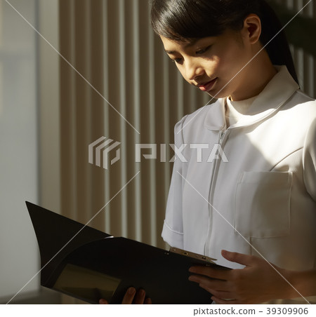 醫療女護士肖像 39309906