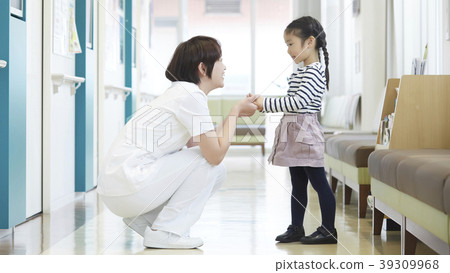 醫院女孩和護士 39309968