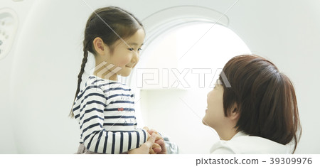 接受檢查的孩子 39309976