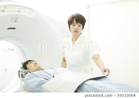 Men who receive a CT scan 39310004