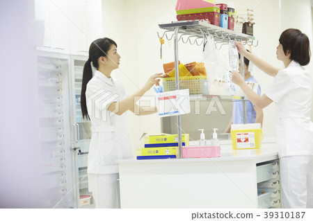 Medical nurse station preparation nurse 39310187