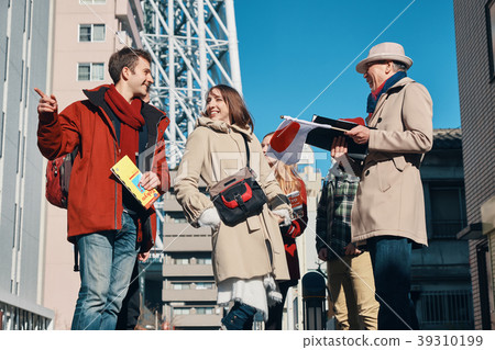 Foreign tourists participating in the tour 39310199