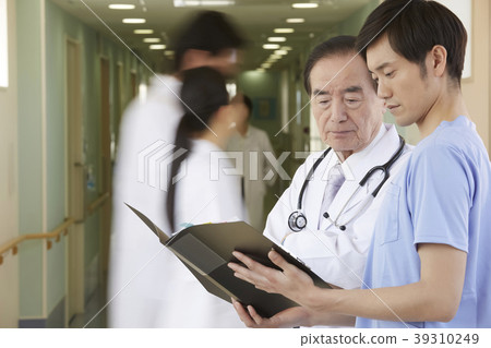 Medical team staff Medical team staff 39310249
