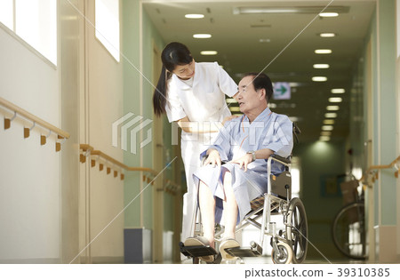 醫院輪椅老人 39310385
