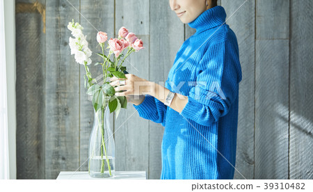 一個保持鮮花的女人 一個保持鮮花的女人 39310482