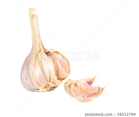 Fresh garlic isolated on white background Fresh garlic isolated on white background 39312794