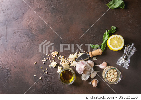 Basil pesto sauce Basil pesto sauce 39313116